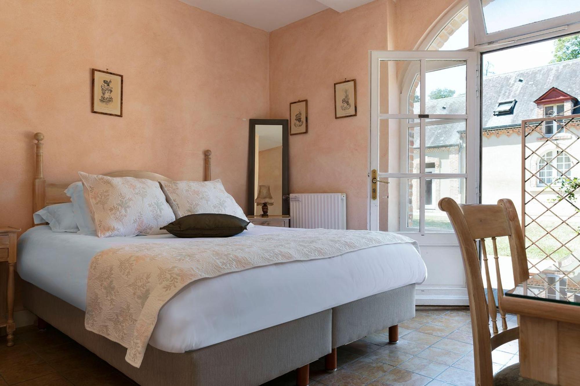 Hostellerie Du Chateau Les Muids La Ferté-Saint-Aubin Eksteriør billede