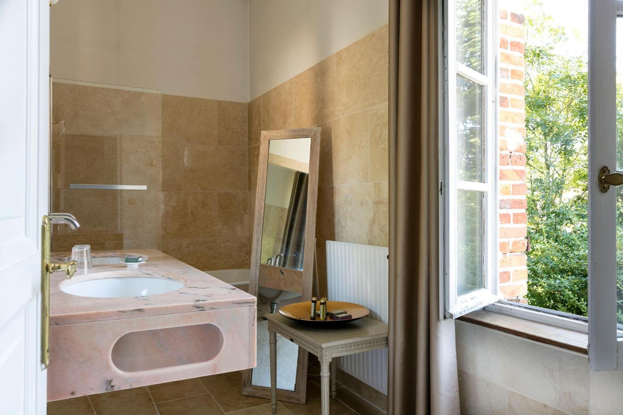 Hostellerie Du Chateau Les Muids La Ferté-Saint-Aubin Eksteriør billede
