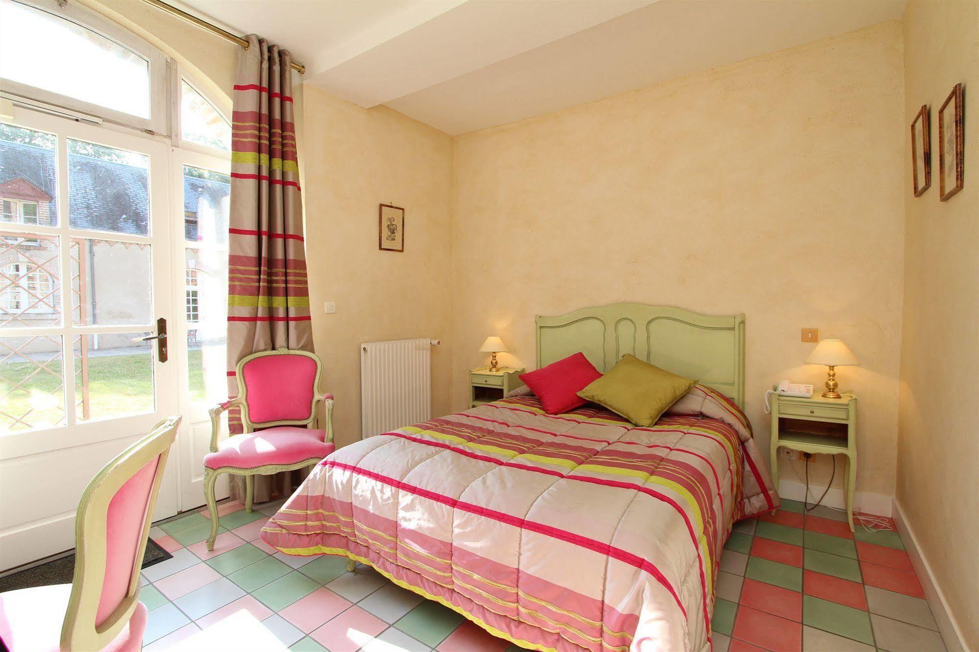 Hostellerie Du Chateau Les Muids La Ferté-Saint-Aubin Eksteriør billede
